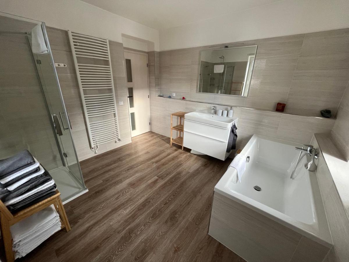 Apartmany Josefac Se Saunou Josefŭv Dŭl Ngoại thất bức ảnh